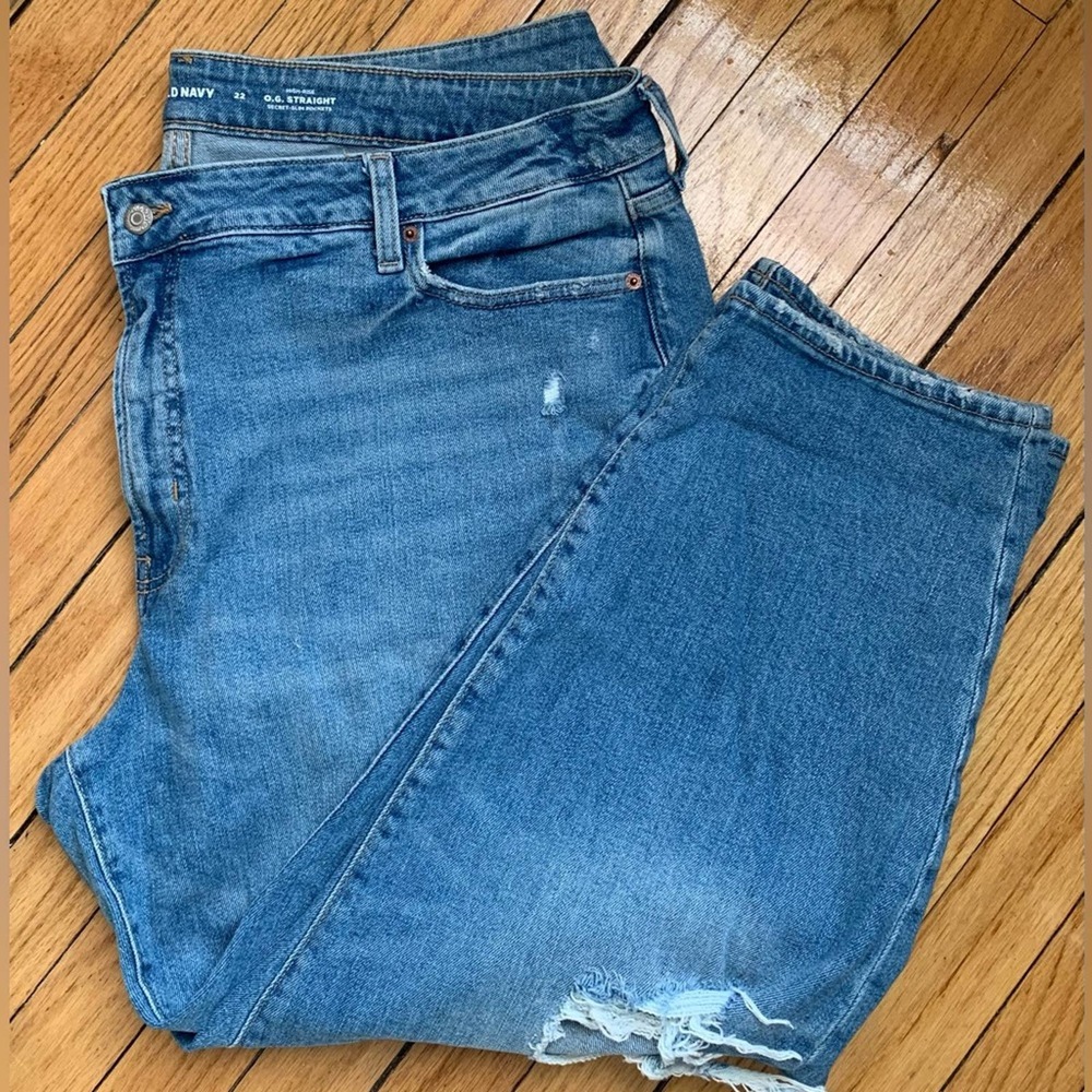Old Navy High Rise OG Straight Jeans with distressing - 22 👖💙